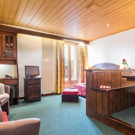 Pierre & Le Mont D'arbois Апарт-готель 3*