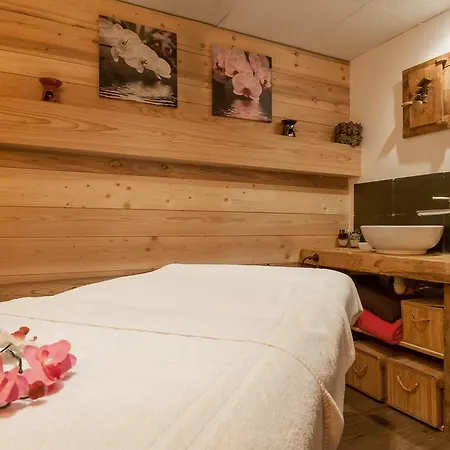 Pierre & Le Mont D'arbois Апарт-готель 3*